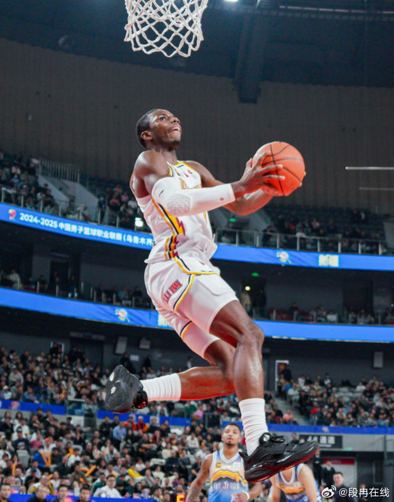 山西队完胜雷霆，米切尔状态火热的简单介绍