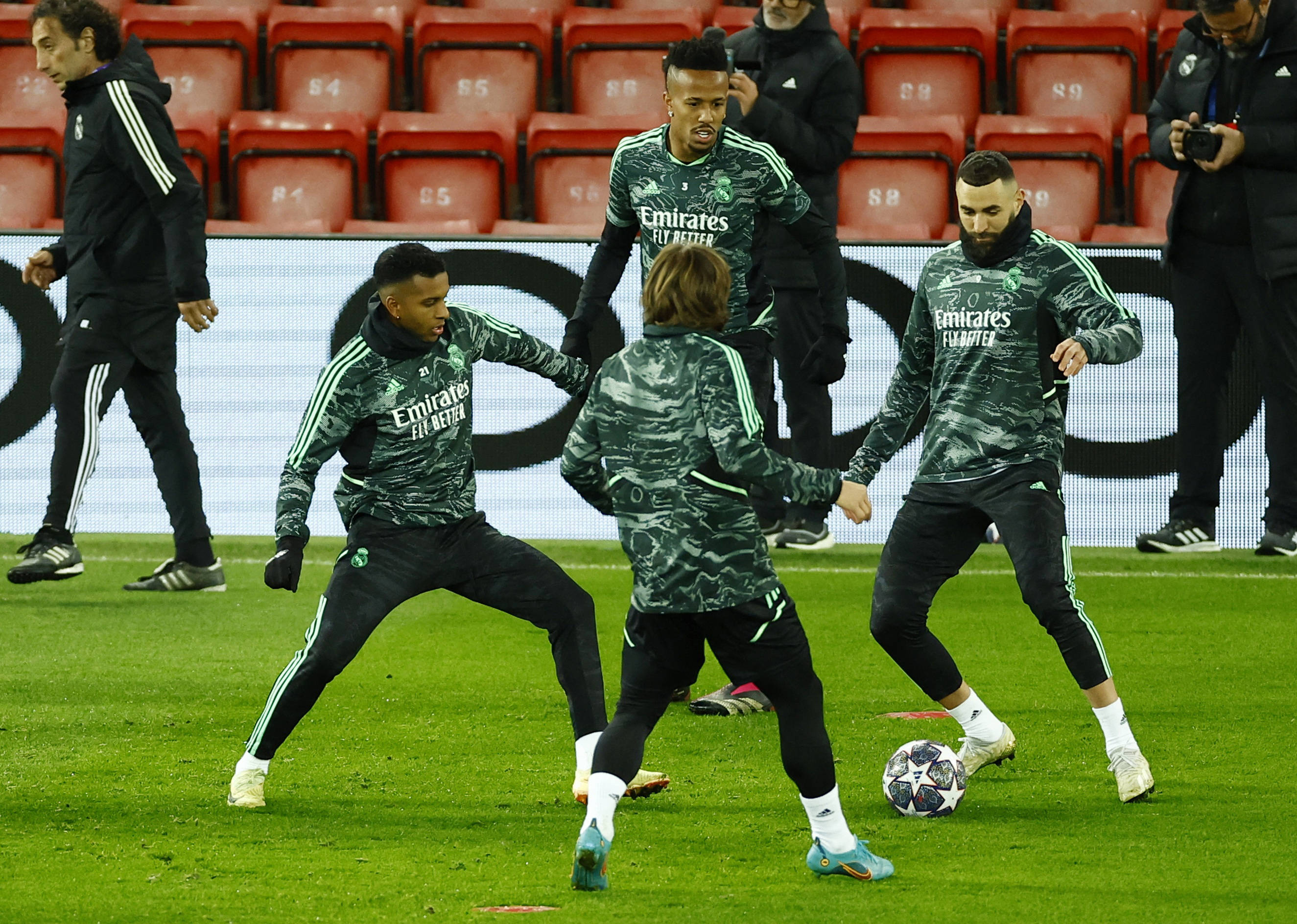 中东球队在比赛中实力强劲，成为劲敌