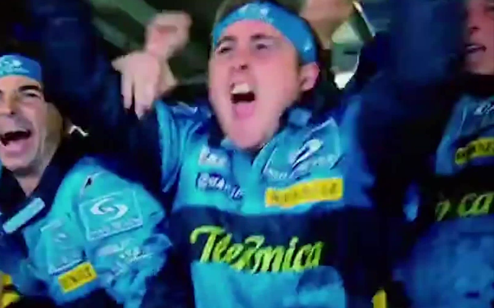 雷诺车队险胜阿斯顿马丁，阿隆索点燃赛场