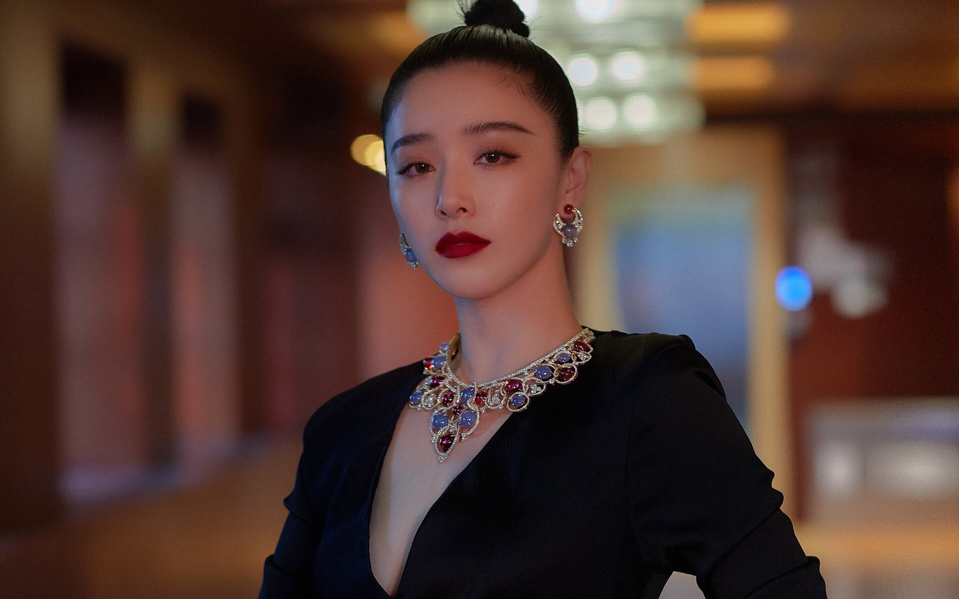 当阿喀琉斯放下长矛,用脚跟击溃特洛伊,富安健洋与希腊队的唯一性胜利