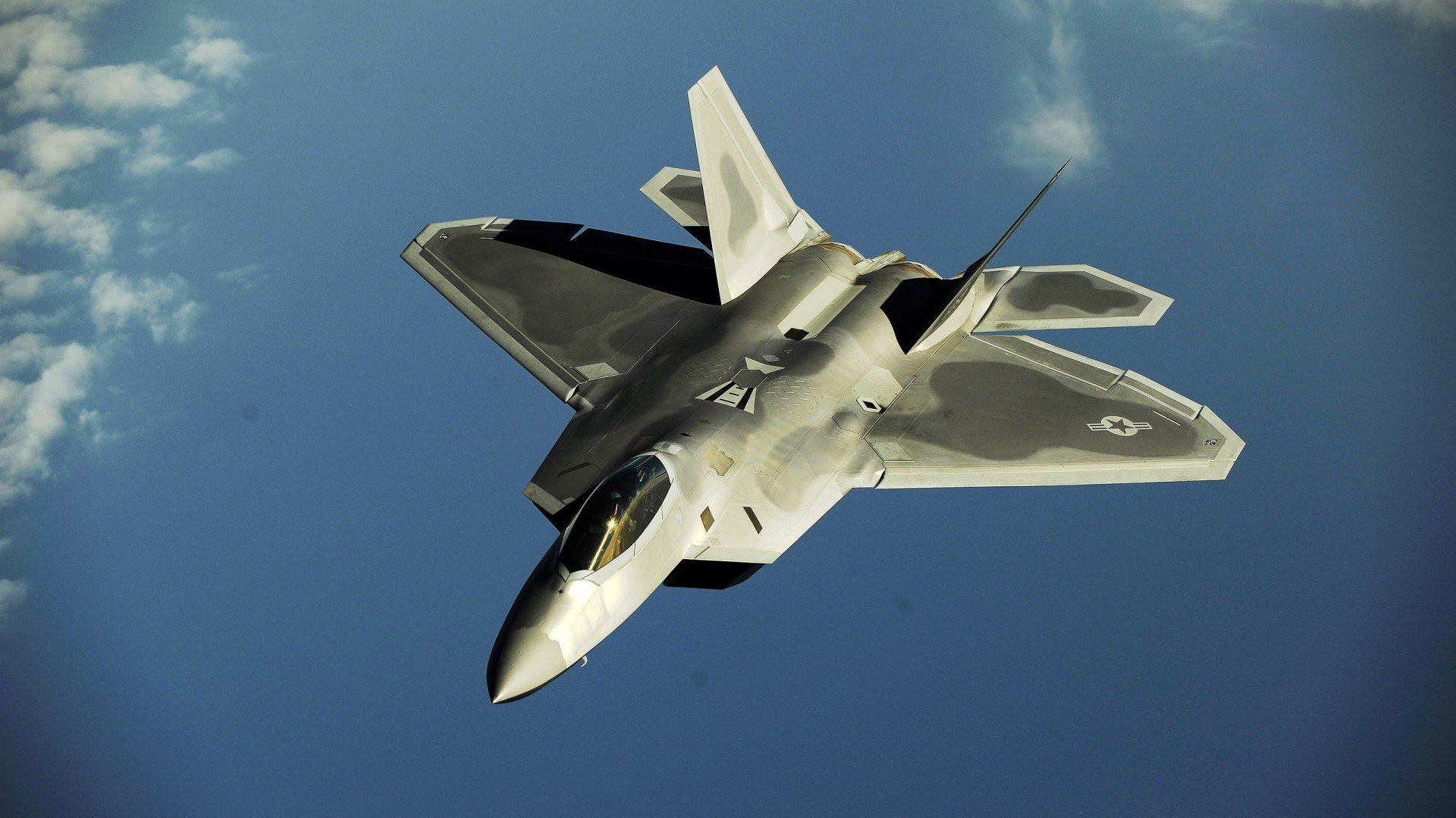 欧冠新王当立！英格兰双星绞杀尤文，马丁内利一剑封喉