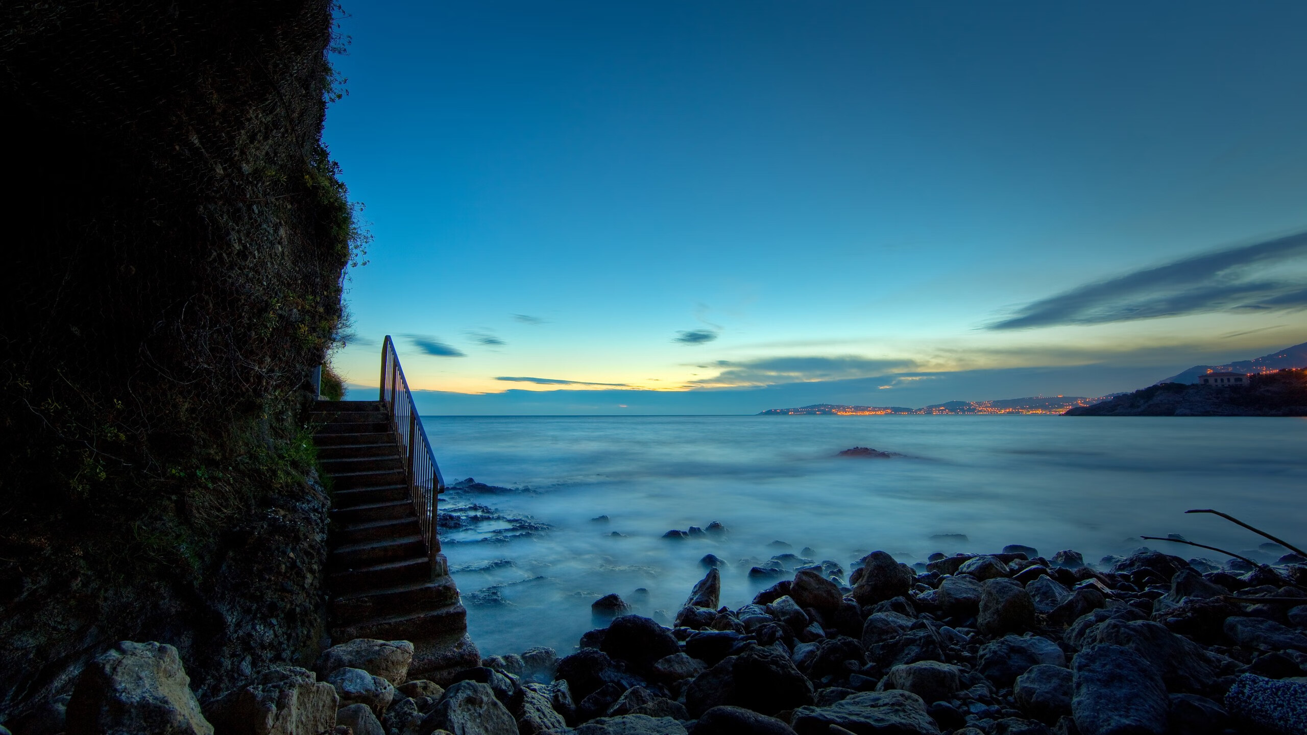 迦太基的黄昏，当太阳焚毁鹈鹕，戈贝尔从守卫变为执炬者