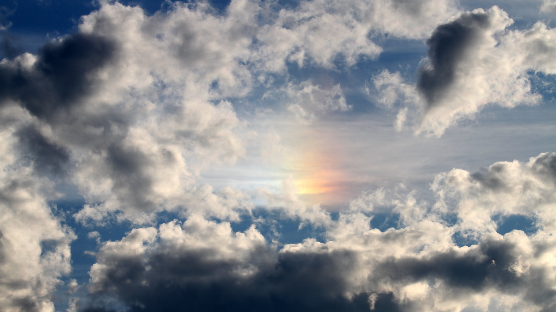 窒息时刻，当一座城市的呼吸系于阿劳霍的左脚